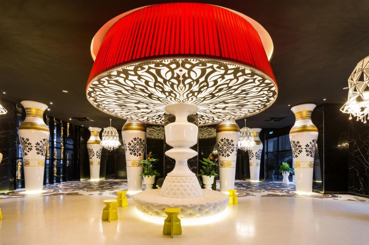 Aparthotel Arte Mont Kiara Kuala Lumpur Exterior foto The lobby of the hotel