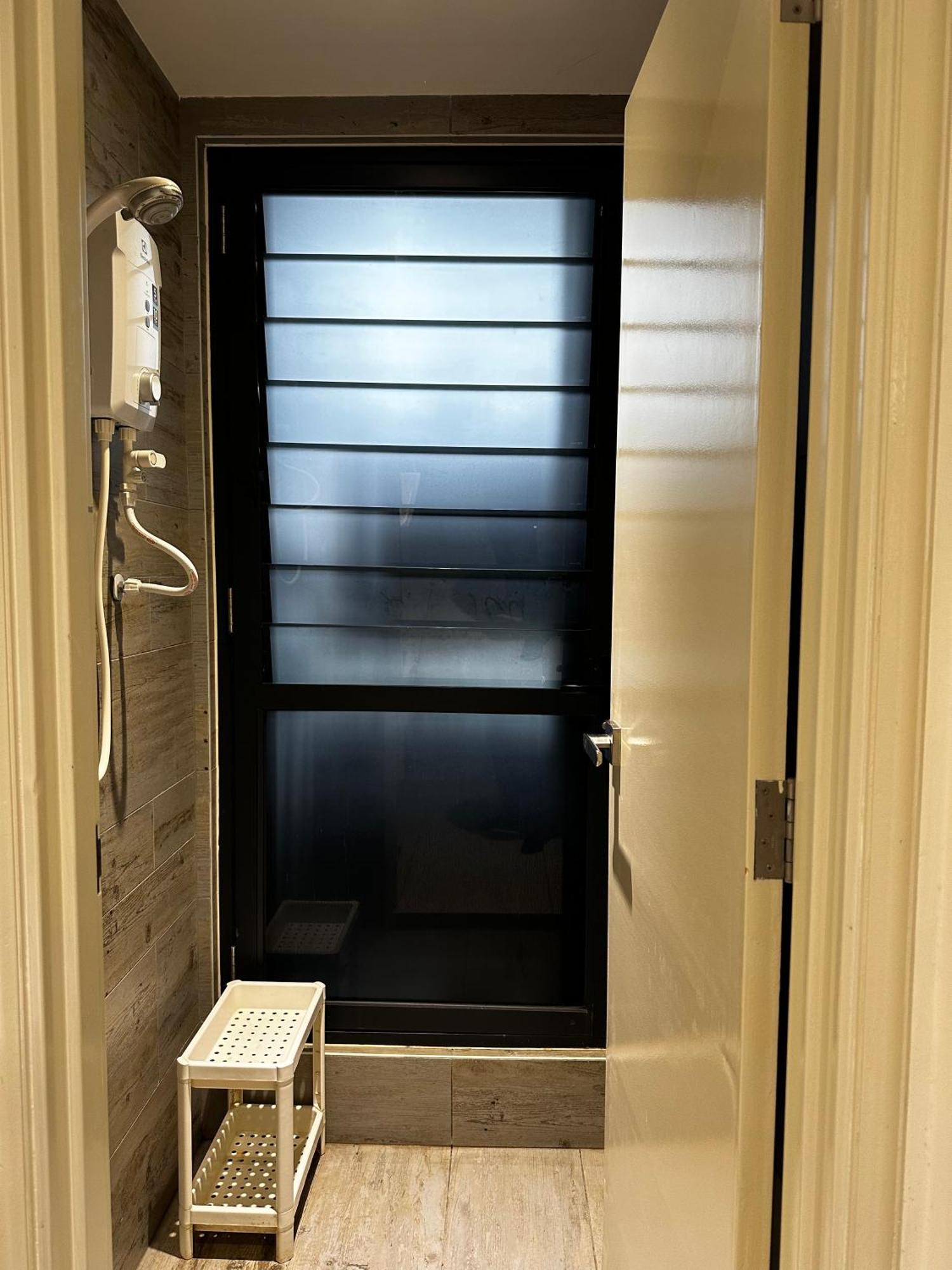 Aparthotel Arte Mont Kiara Kuala Lumpur Exterior foto A screen door